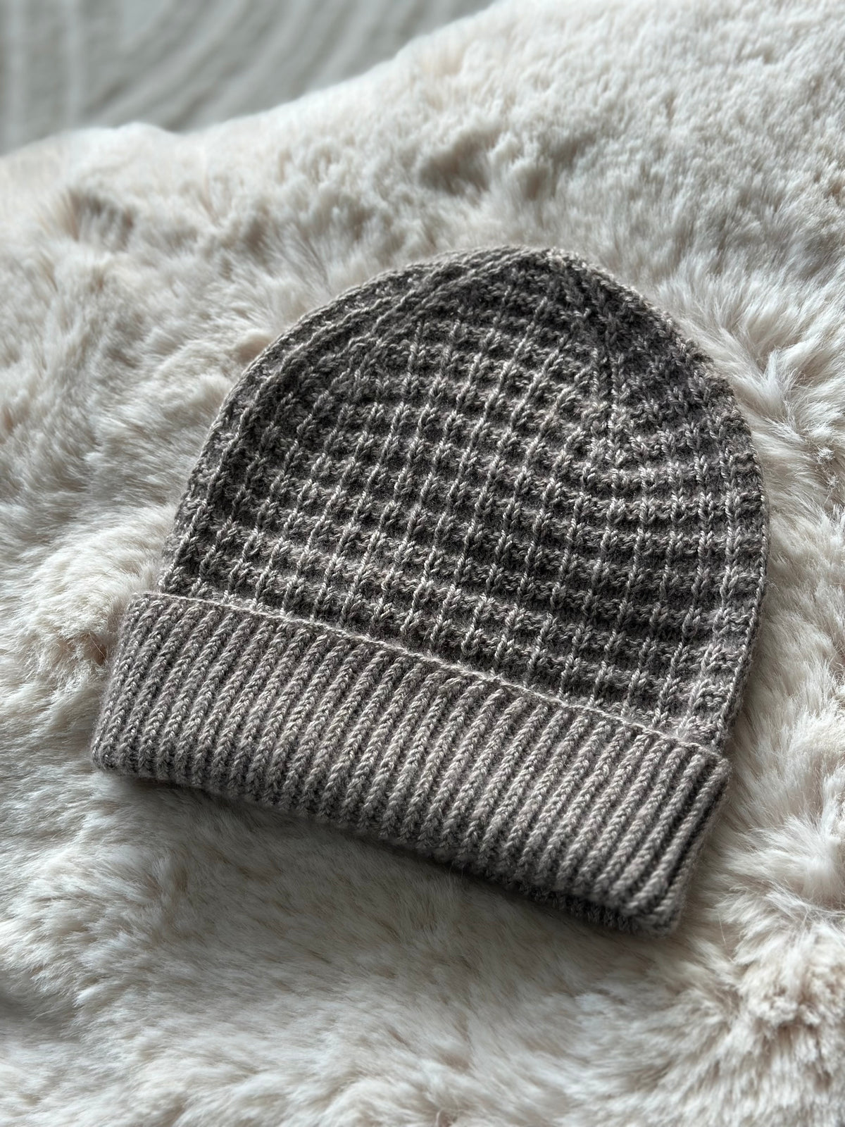 Caramel Waffle Hat by Sascha Knits - Lieferzeit 5-15 Tage