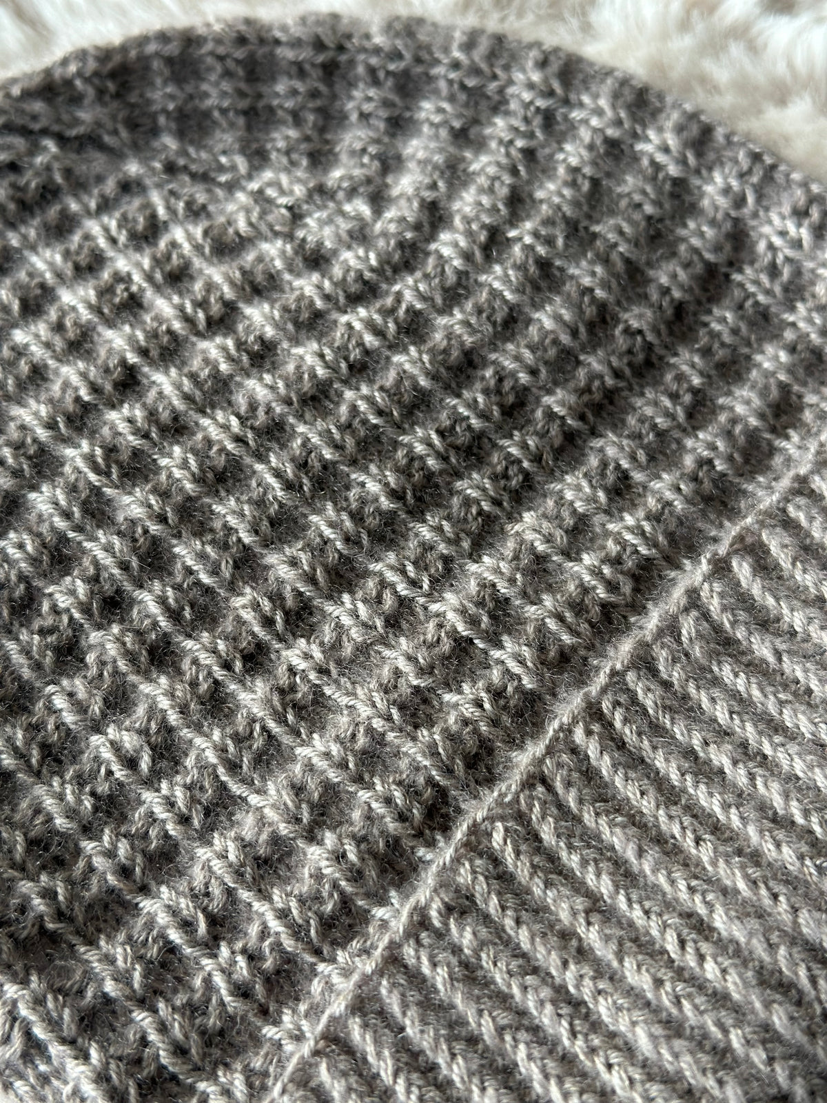 Caramel Waffle Hat by Sascha Knits - Lieferzeit 5-15 Tage