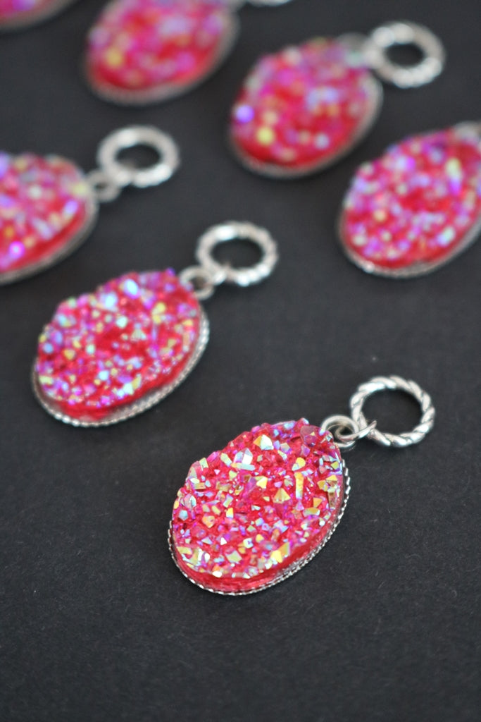 Stitch Marker - Crystal Amulet - holo pink