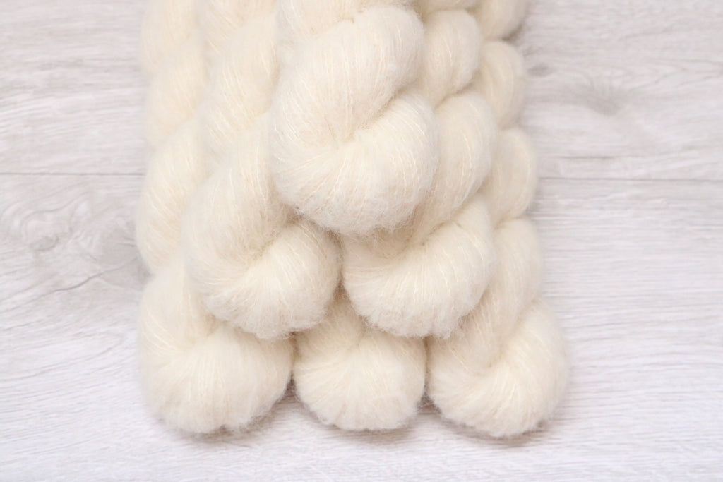 Fluffy Suri Silk - Snow