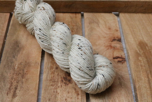 Custom dyeing - Donegal Tweed DK - Delivery time 5-10 days