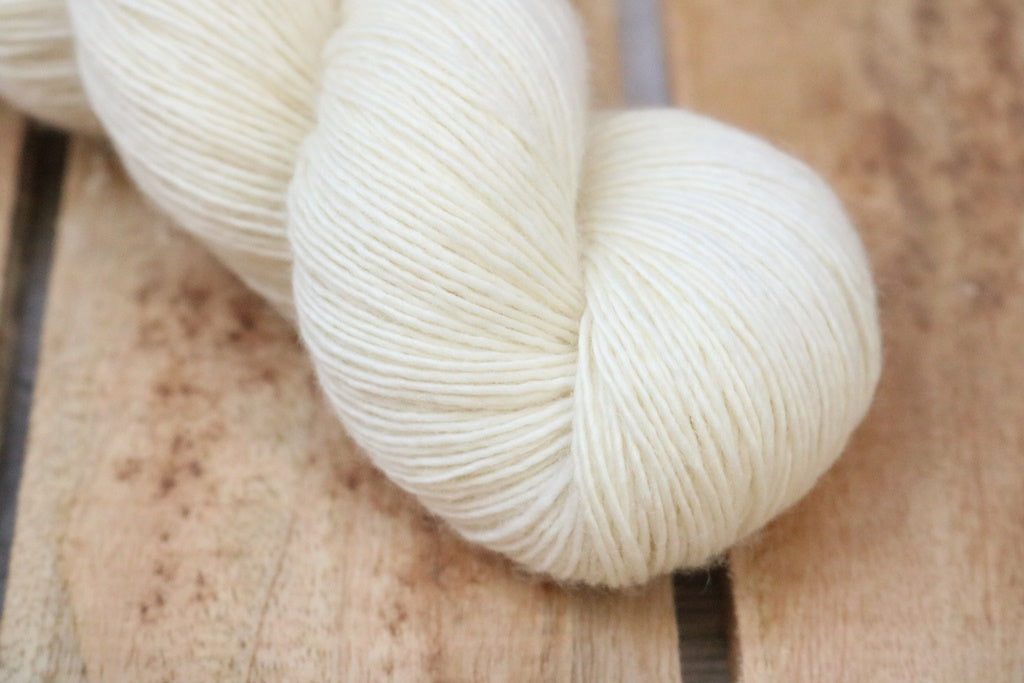 Custom dyeing - Merino Singles 366 - Delivery time 5-10 days