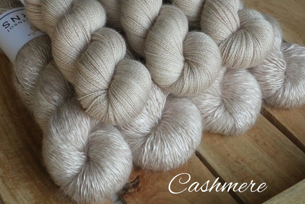 Catelyn Cardigan yarn package by Kerstin Ritter - delivery time 5-10 days