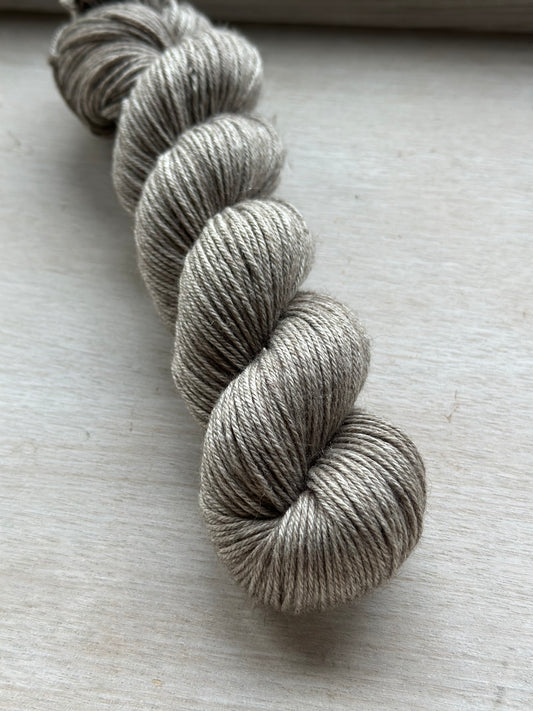 Auftragsfärbung - LUX YAK DK Natural Grey - Lieferzeit 5-10 Tage