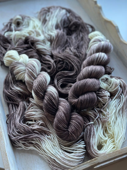 Auftragsfärbung Bodil - DK Merino - Lieferzeit 5-15 Tage
