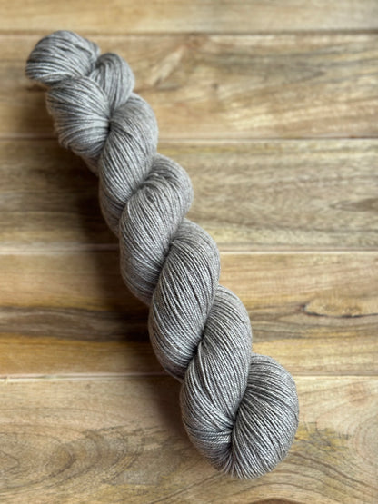 Auftragsfärbung - LUX YAK Natural Grey - Lieferzeit 5-10 Tage