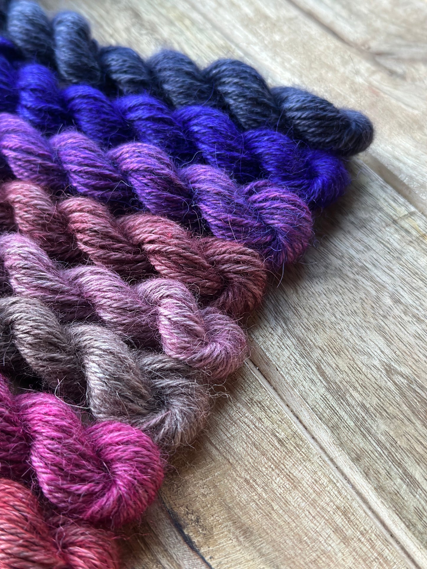 Custom dyeing - Lux Lama DK - Delivery time 5-10 days