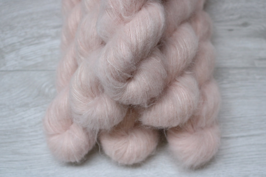 Fluffy Suri Silk - Powder